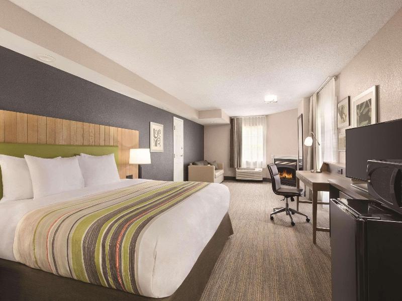 Country Inn&Suites Radisson Pigeon Forge South Tn image