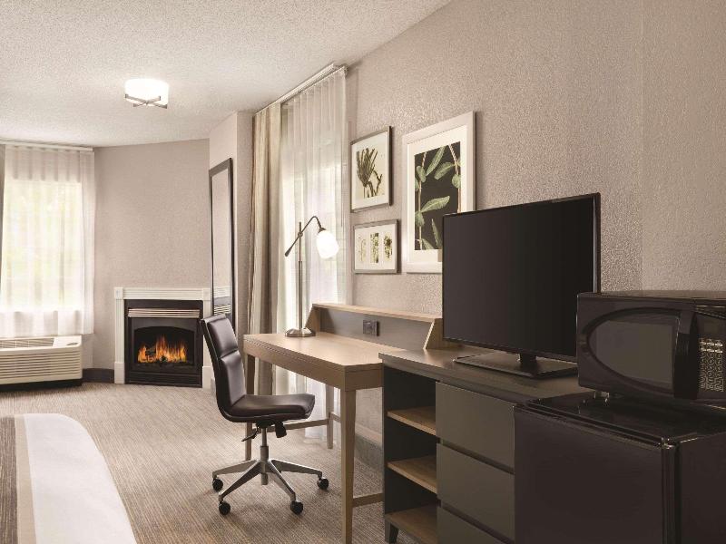 Country Inn&Suites Radisson Pigeon Forge South Tn image