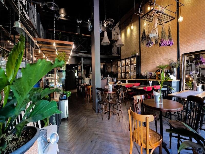 Iron32 Hotel Bar And Bistro