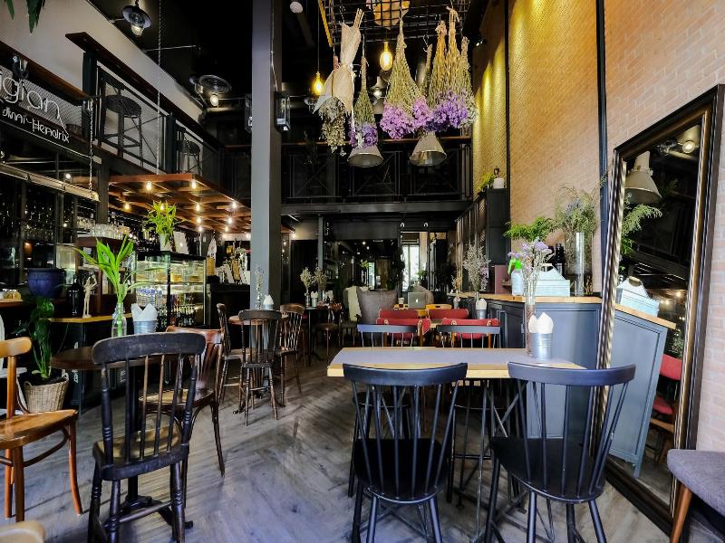 Iron32 Hotel Bar And Bistro