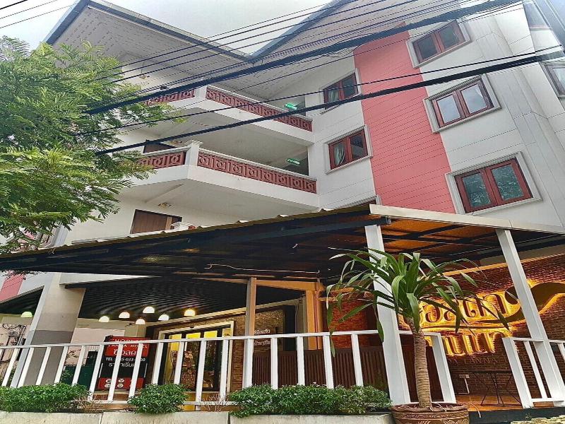 Chorlada Lanna Hotel