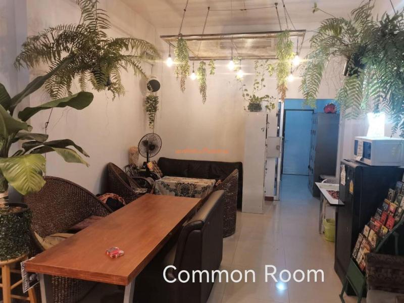 724 Green Light Cafe&bed Hostel, 78 Wua Lai Rd image