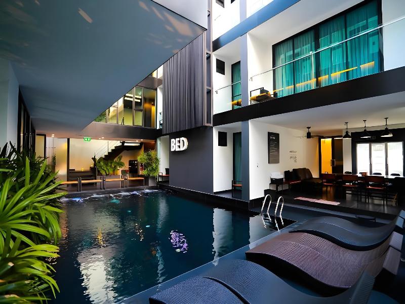 724 Green Light Cafe&bed Hostel, 78 Wua Lai Rd image
