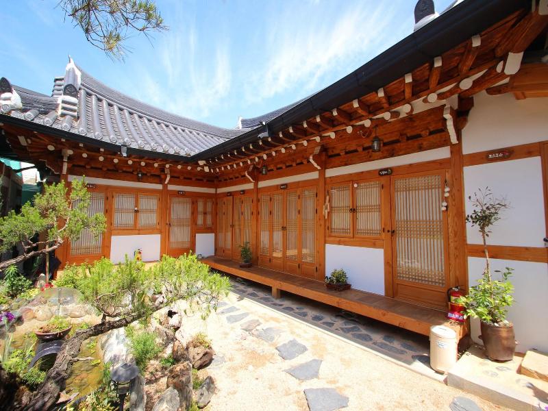 Happiness Full Hanok Guesthouse Jeonju