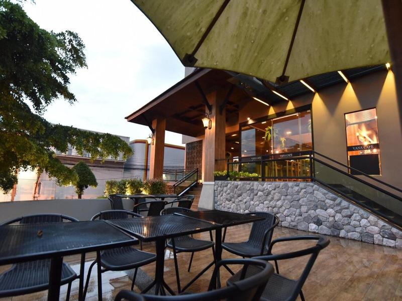 Leevana Hotel