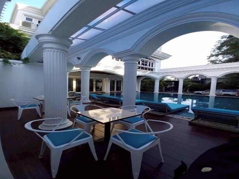 V20 Boutique Hotel image