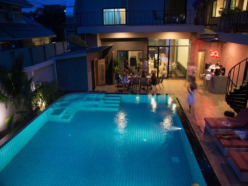 V20 Boutique Hotel image