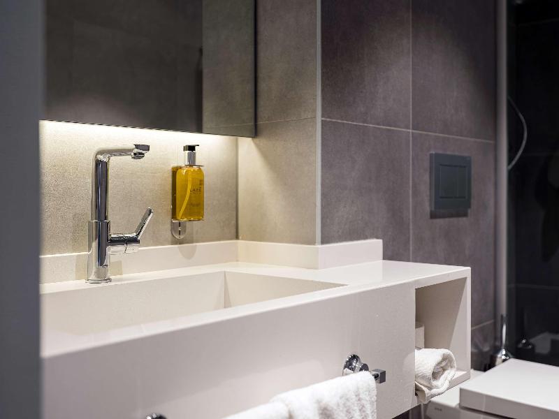 Executive Residency by Best W. Amsterdam Airport image
