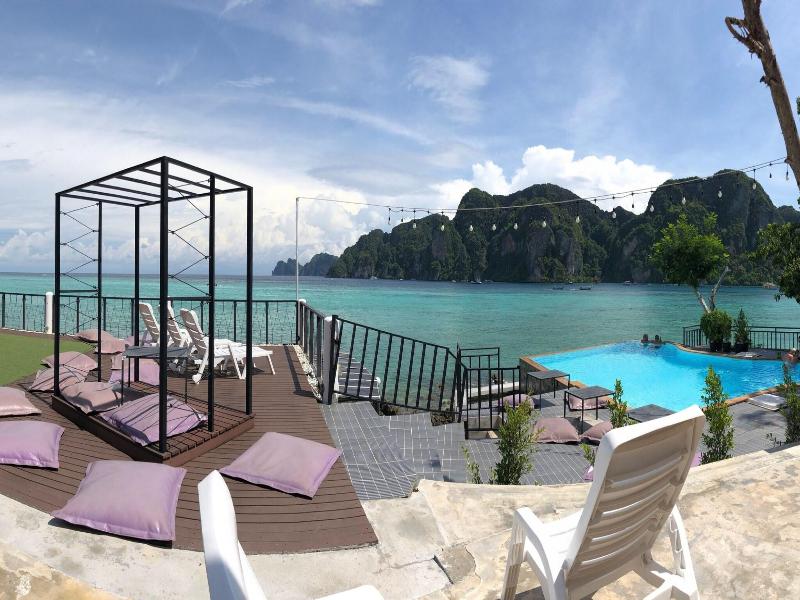 Phi Phi Donchukit Resort