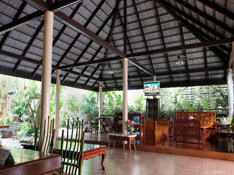 Baan Na Khon Hotel
