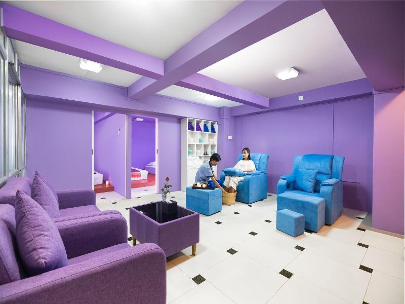 The Hub Hotel image