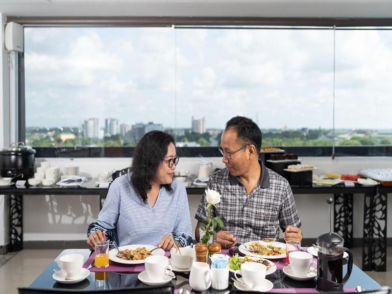 The Hub Hotel image