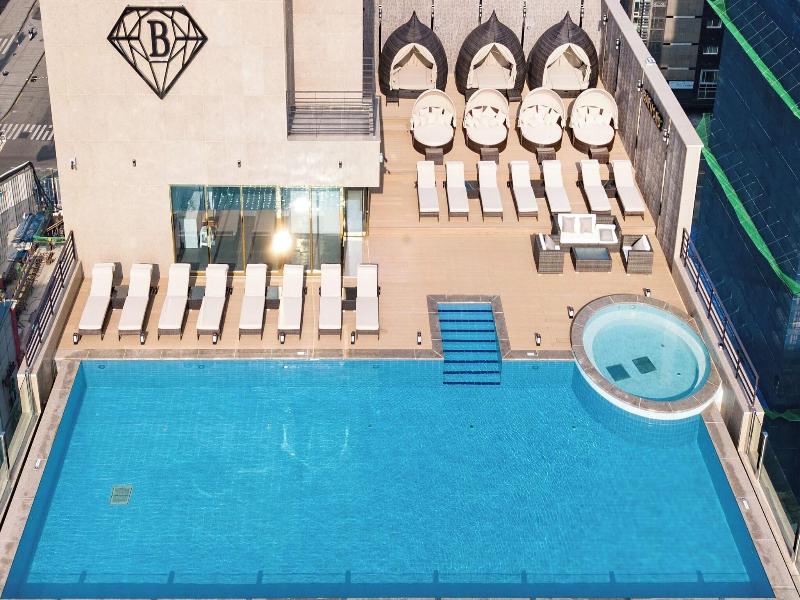 Baymond Hotel image