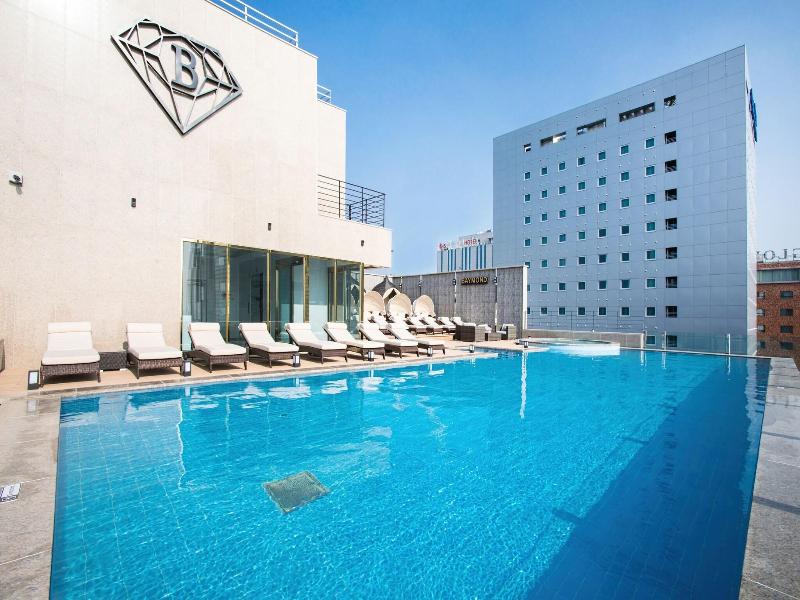 Baymond Hotel image