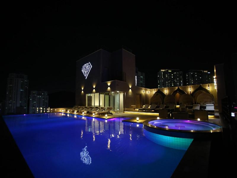 Baymond Hotel image