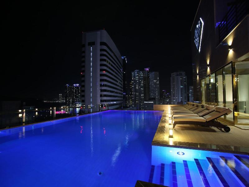 Baymond Hotel image
