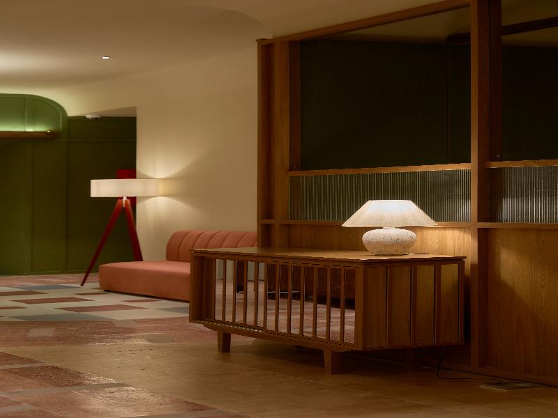 Len Hotel image