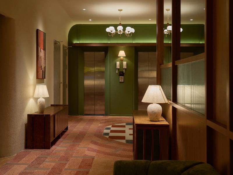 Len Hotel image