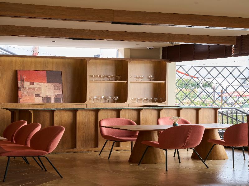 Len Hotel image