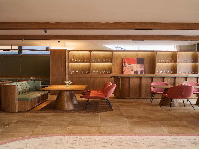 Len Hotel image