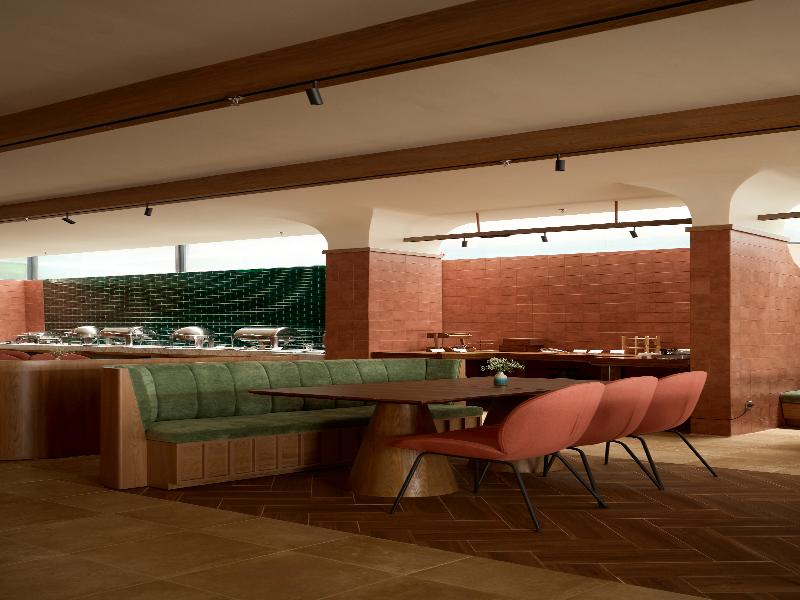 Len Hotel image