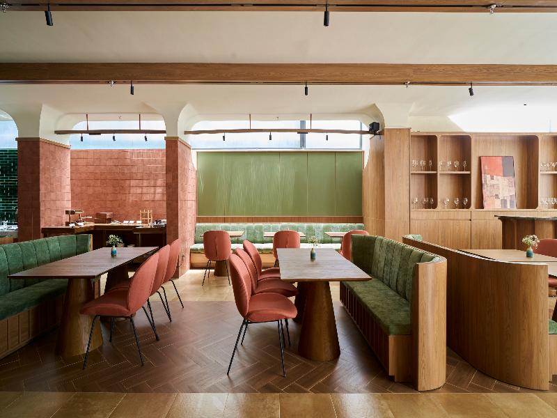 Len Hotel image