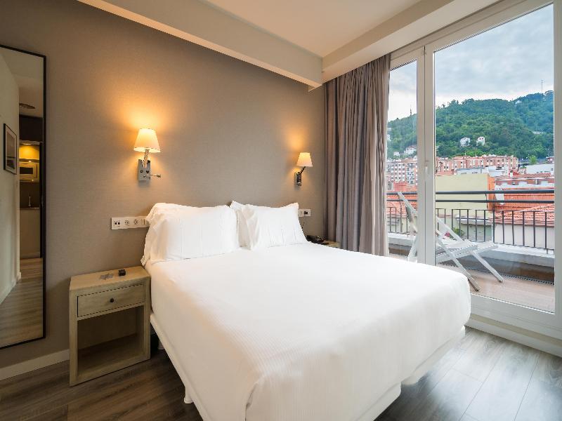 Bilbao City Center by Abba Suites image