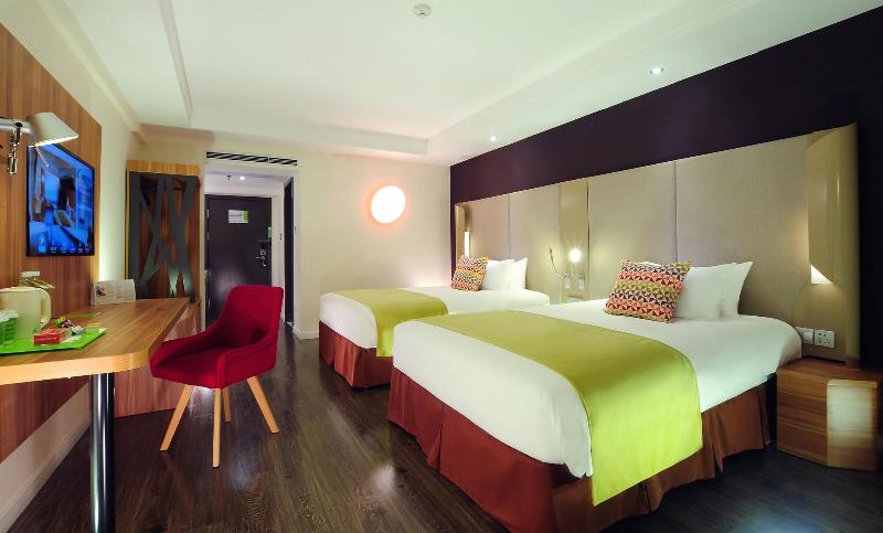 Campanile Hotel Xi An Giant Wild Goose Pagoda image