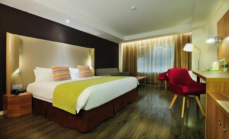 Campanile Hotel Xi An Giant Wild Goose Pagoda image