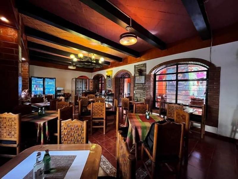 Posada La Casona De Cortes