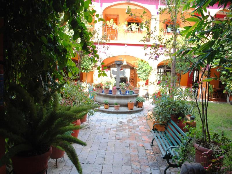 Posada La Casona De Cortes