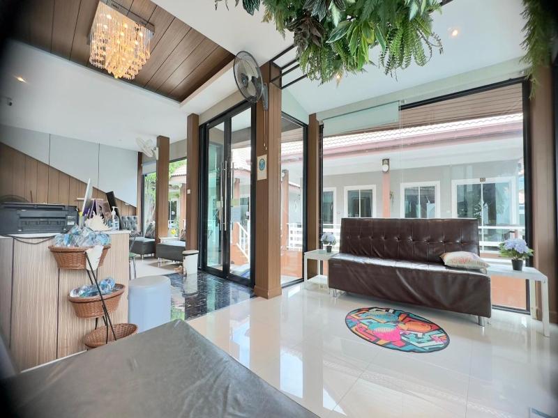 Bee Orchid Pool Villa image