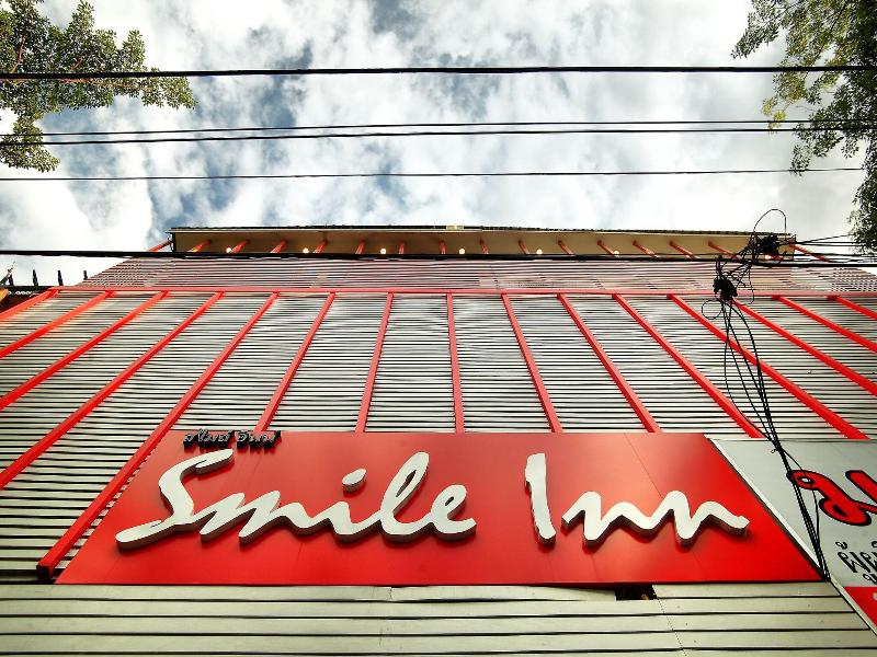 Smile Inn image