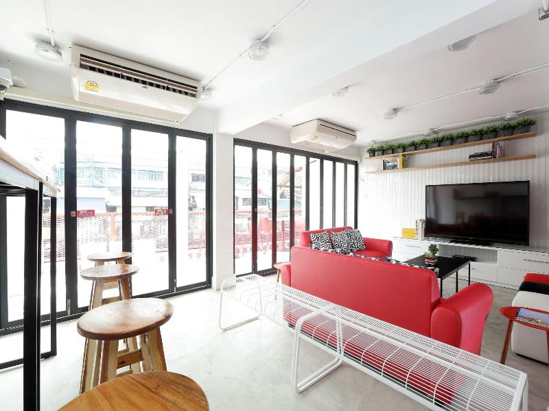 Smile Inn image