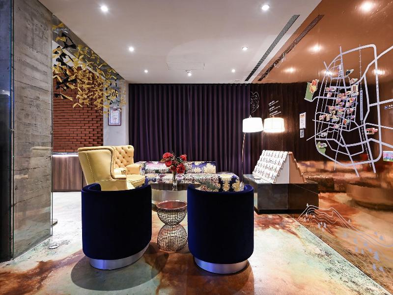 Hive Hotel image