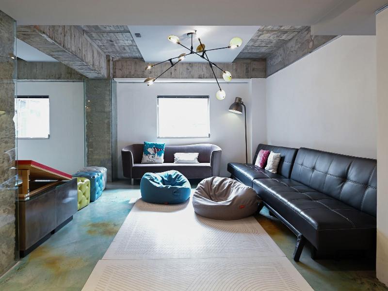 Hive Hotel image