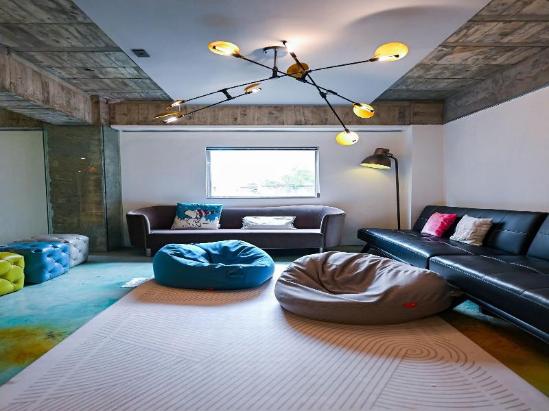 Hive Hotel image