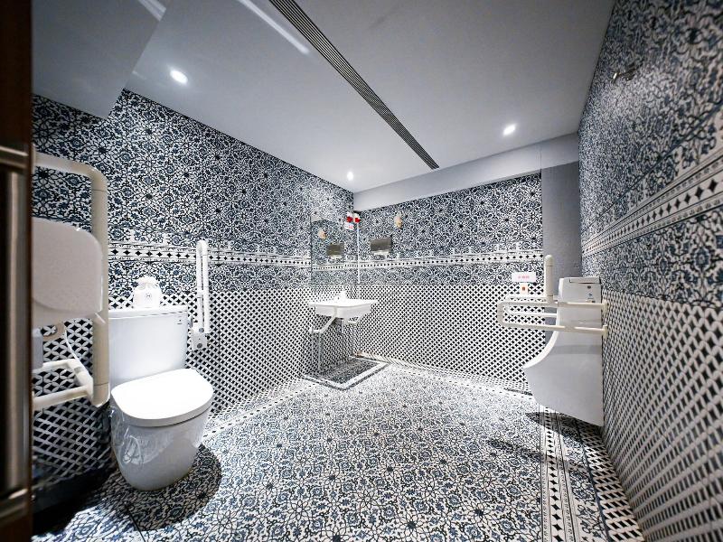 Hive Hotel image