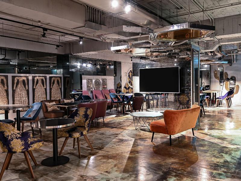 Hive Hotel image