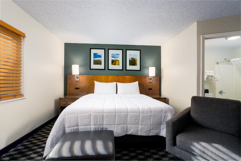 Mcm Elegante Suites image
