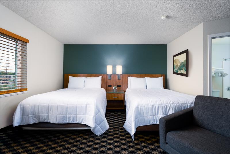 Mcm Elegante Suites image
