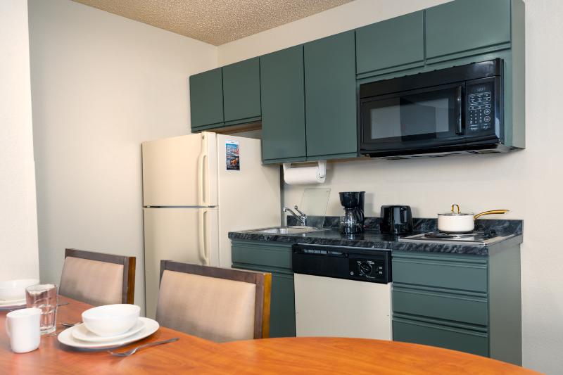 Mcm Elegante Suites image