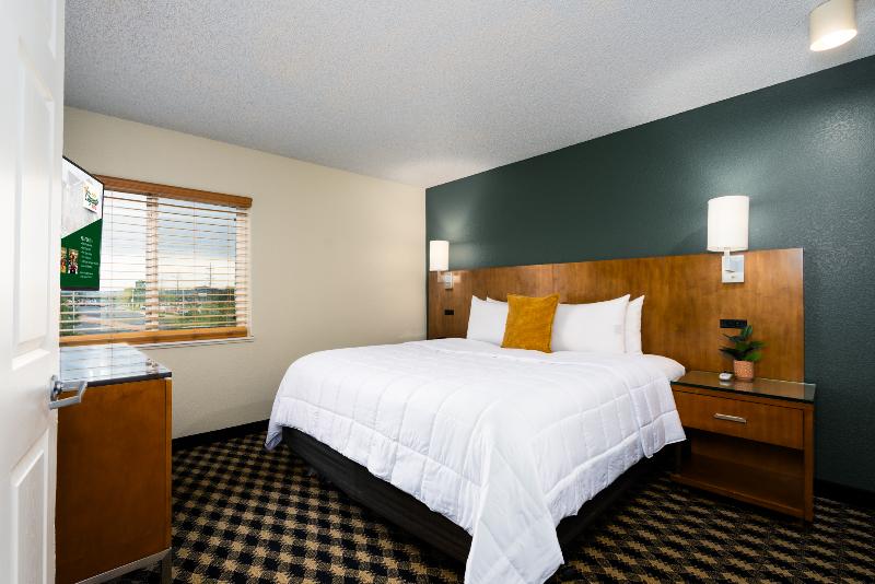 Mcm Elegante Suites image