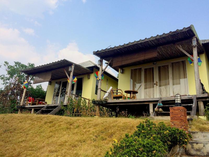 Him Naam Pai Resort image