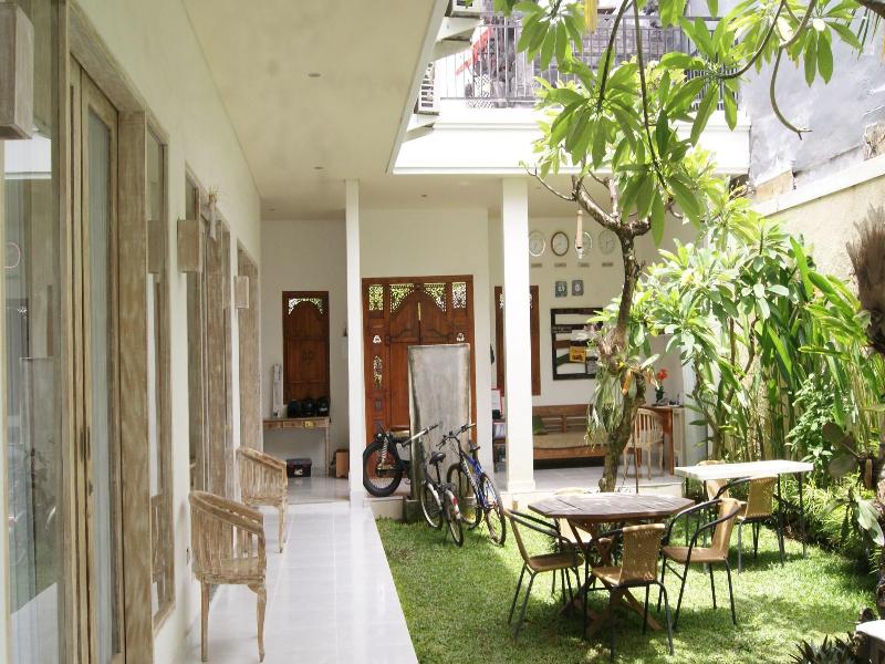 Sugiras Living Guest House image