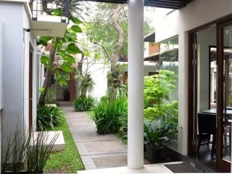 Chic Quarter Residence image