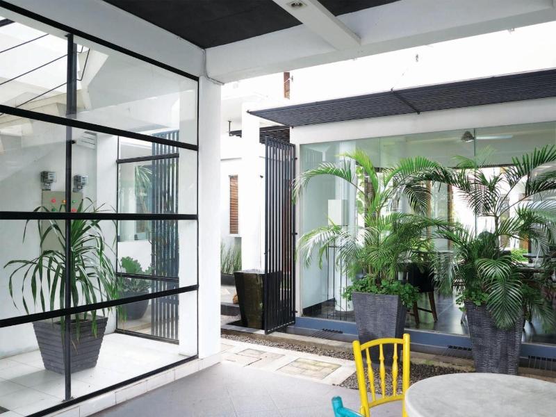 Chic Quarter Residence image
