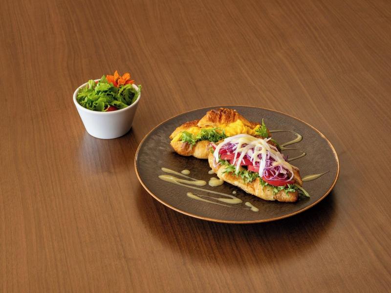 Courtyard By Marriott Osaka Honmachi image