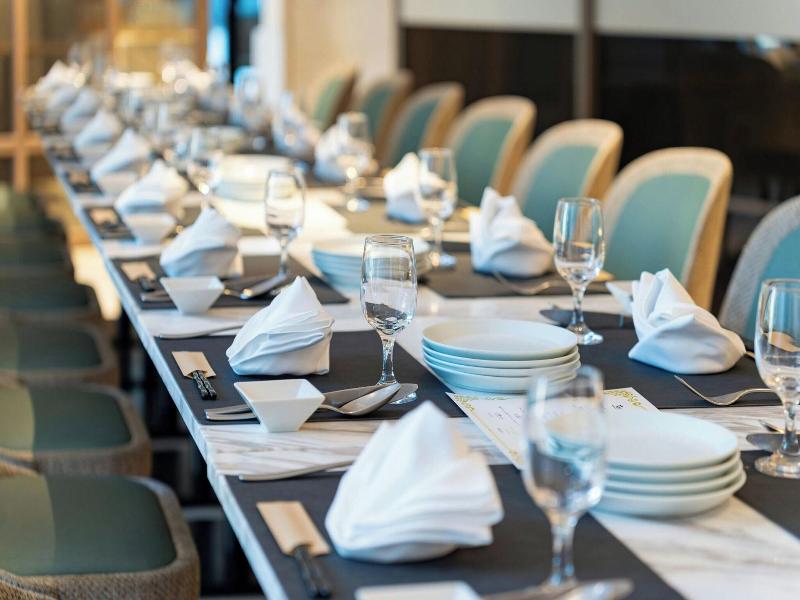 Courtyard By Marriott Osaka Honmachi image