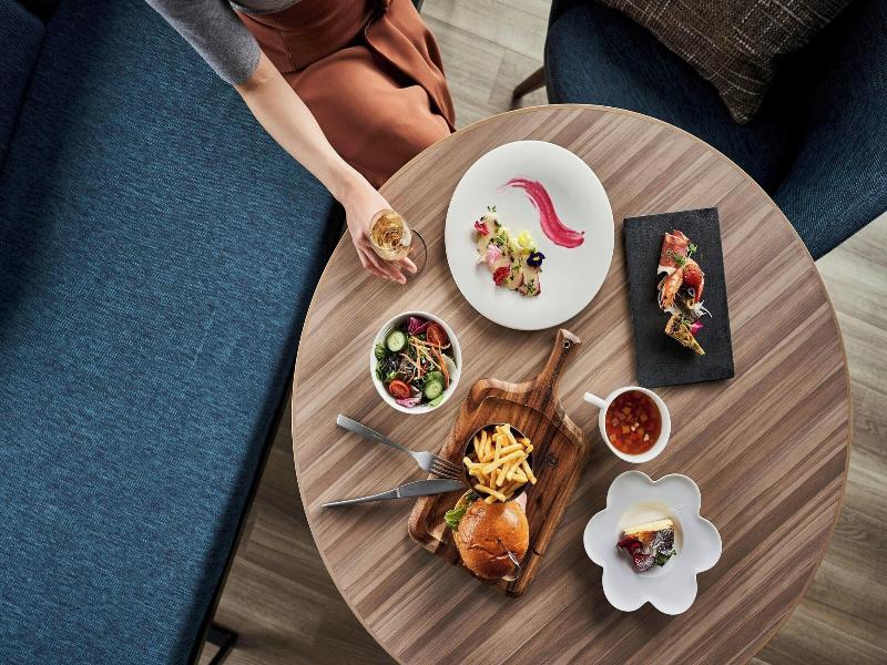 Courtyard By Marriott Osaka Honmachi image